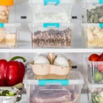 wat-je-kunt-doen-om-meer-ruimte-in-je-koelkast.webp.webp